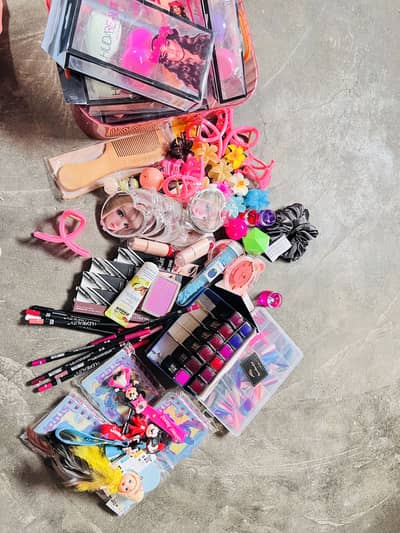 Ye sara makeup or hair accessories sale kr rha hun