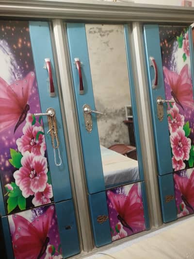 safe almari. . . 3 doors beautiful design new condition