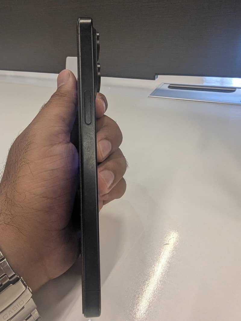 iphone 15 pro max 4