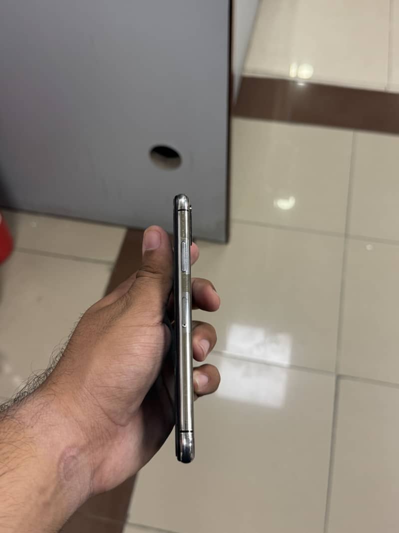 Apple iPhone X 2