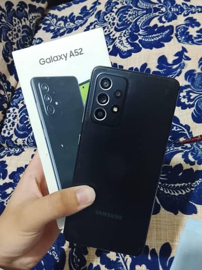 Samsung A52 8GB 128GB PTA Approved Excellent Condition box and charger