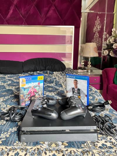  ps4 slim 500gb (black) in excellent condition (10/10)