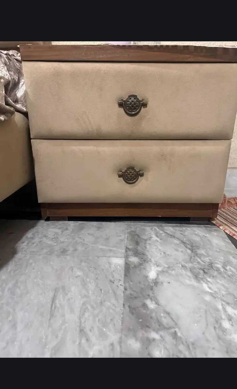 bed side table 3