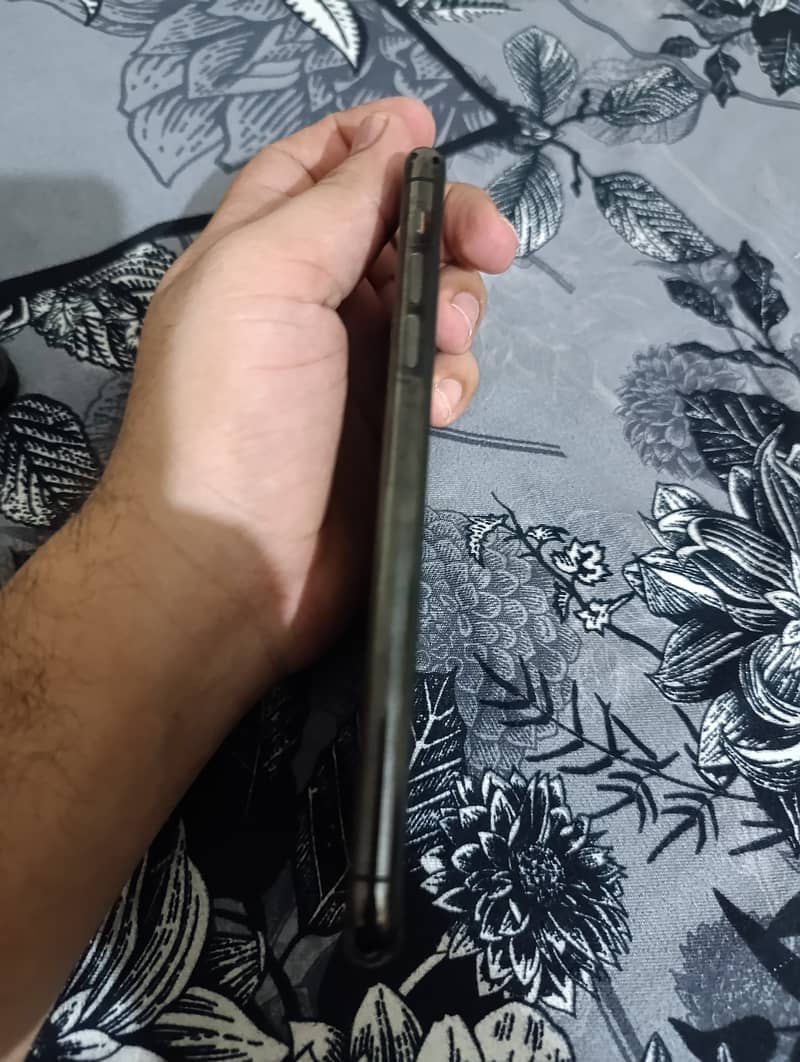 Apple iPhone 11 Pro Max 0