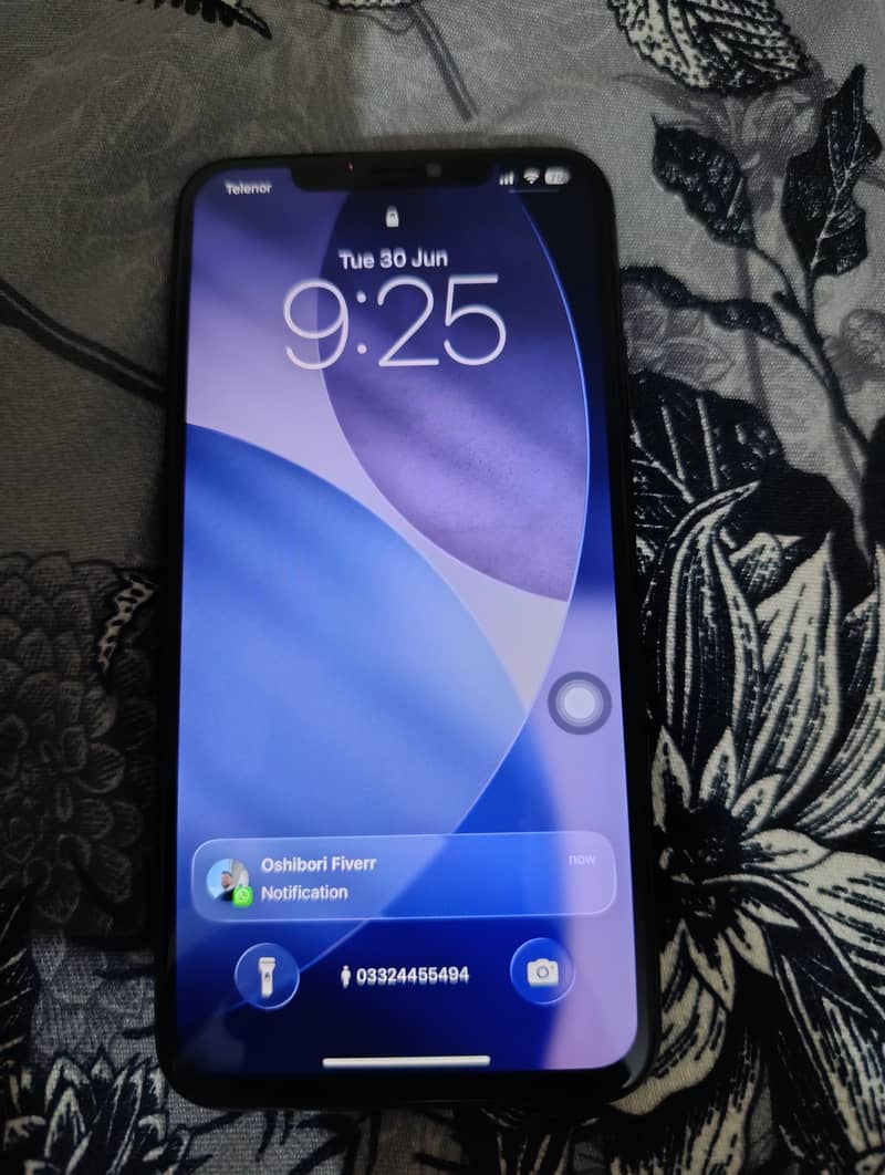 Apple iPhone 11 Pro Max 4