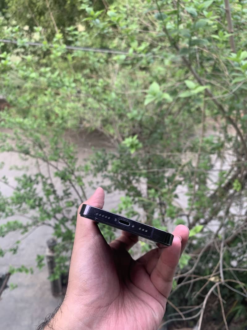iPhone 14 Pro 2