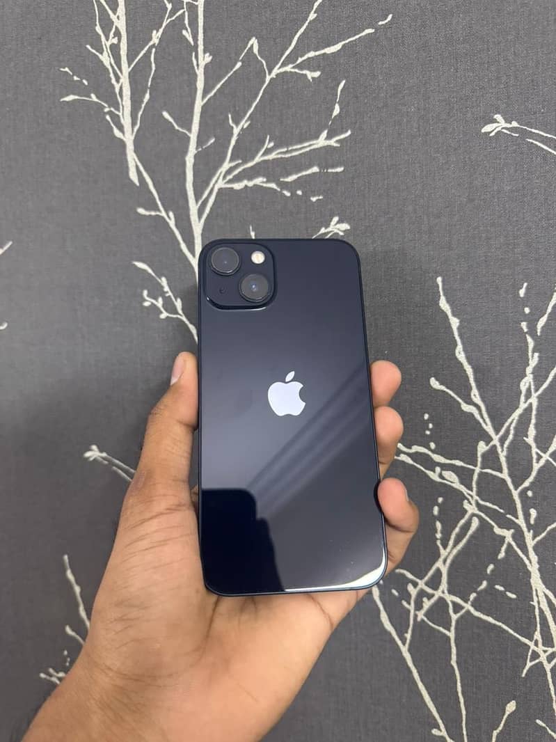 Apple iPhone 13 2