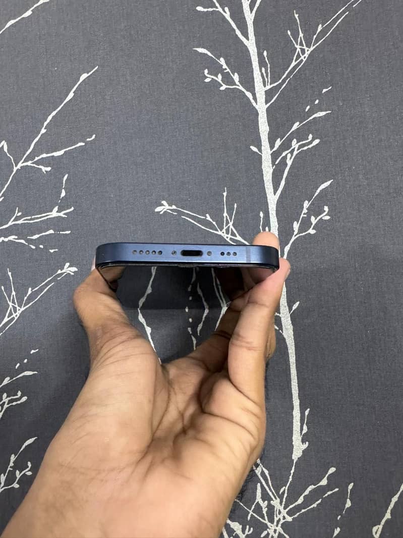 Apple iPhone 13 3