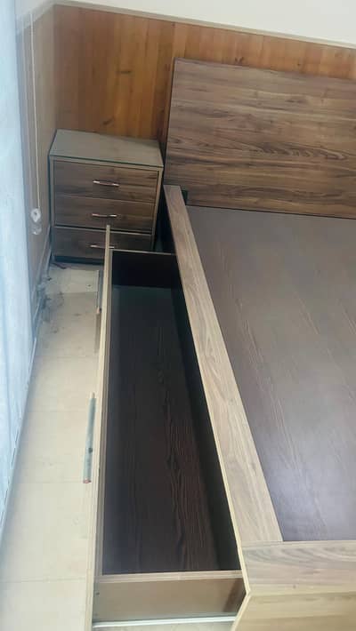 Wooden King Size Bed with Storage Drawers – Good Condition