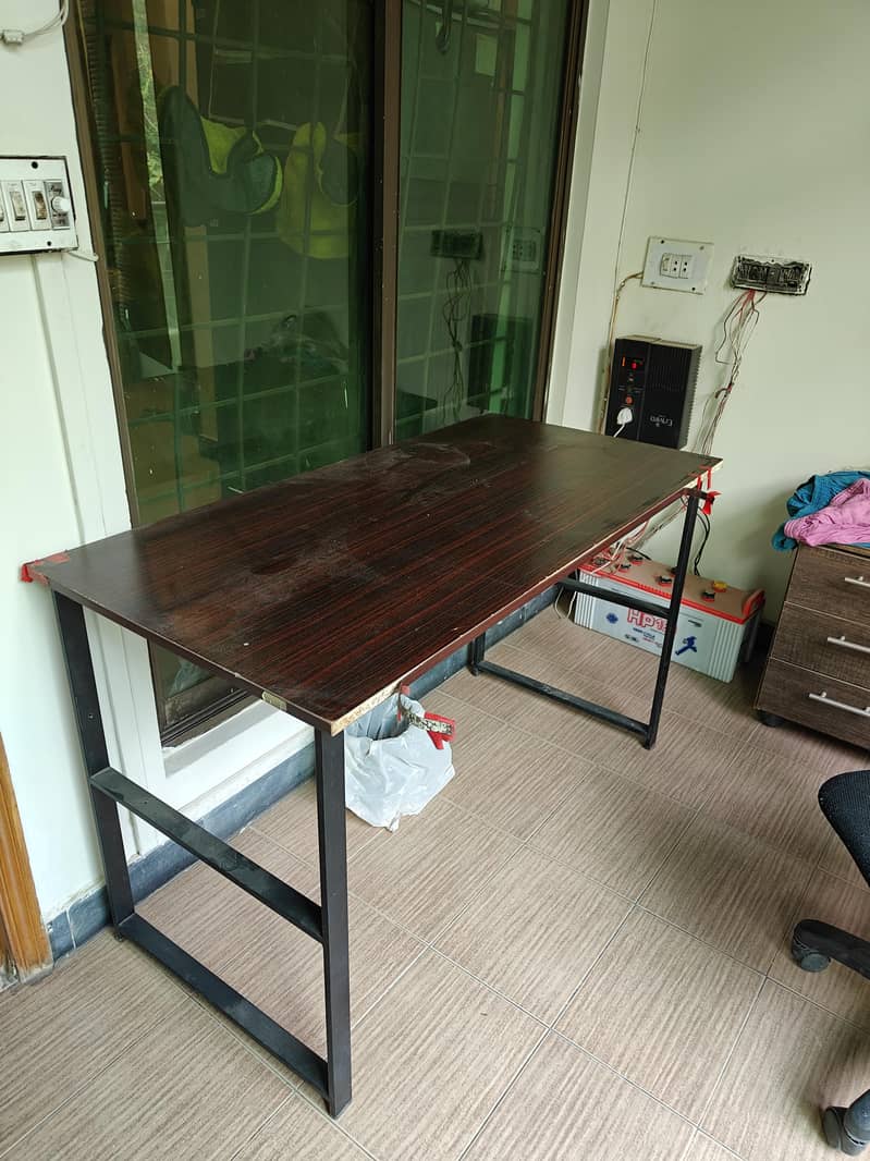 Computer table + computer chair 1