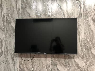 TCL 40" Smart LED – Excellent Condition – Lahore •