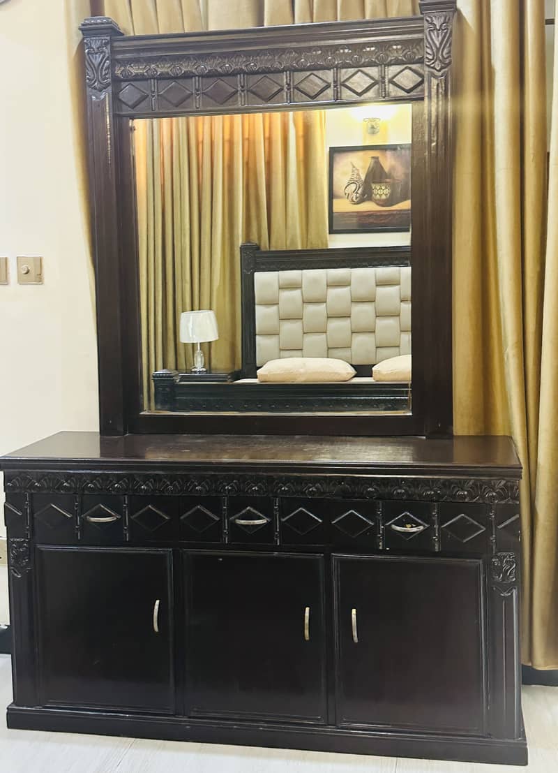 KING DOUBLE BED / DRESSING / SIDE TABLE 2