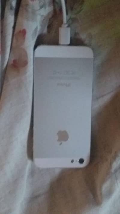 Apple iPhone 5 full new condition no scratch