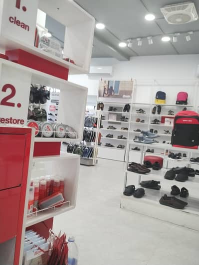 need for one girl in Bata saleman