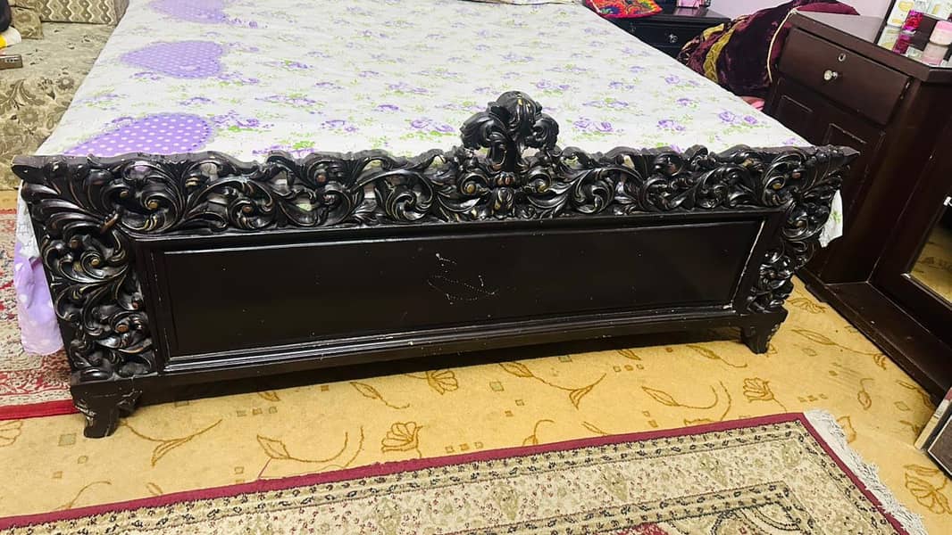 Chinoti Bed 1