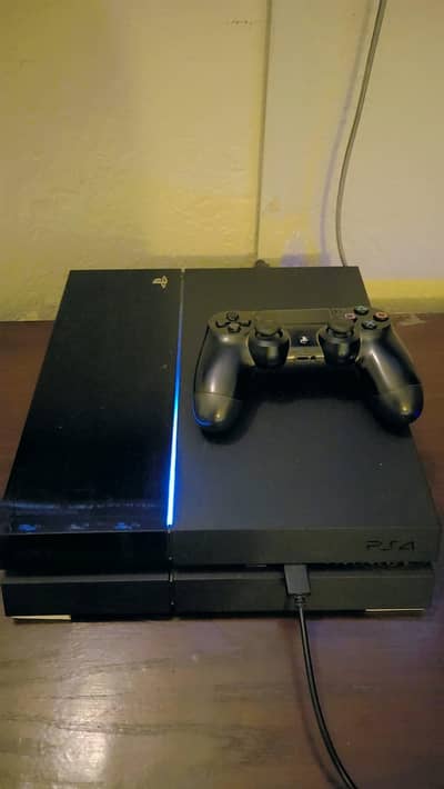 PlayStation 4 – 500GB (Excellent Condition)