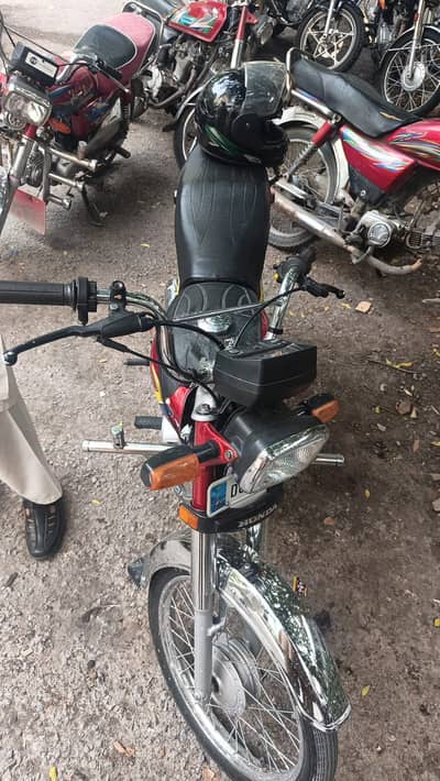 Honda CD 70 2025