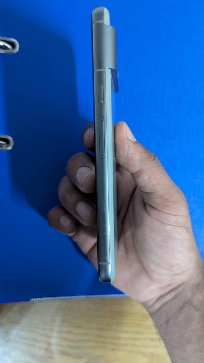 Google Pixel 8 2