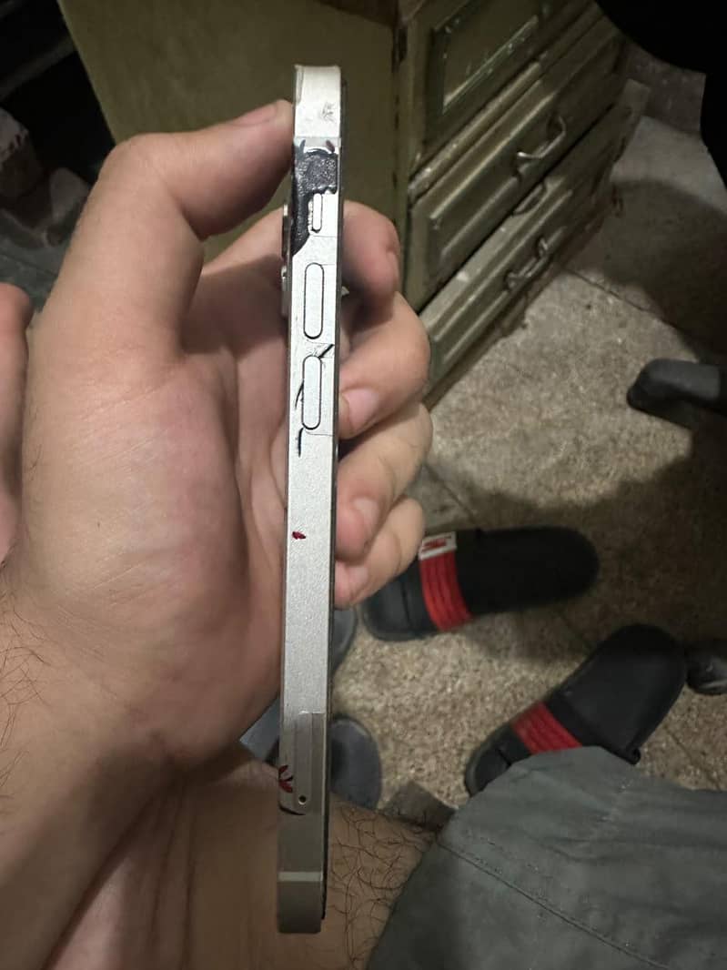 Apple iPhone 12 2