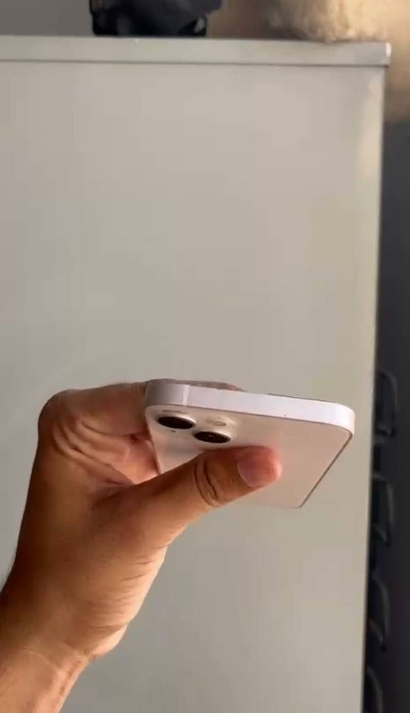 Apple iPhone 13 1