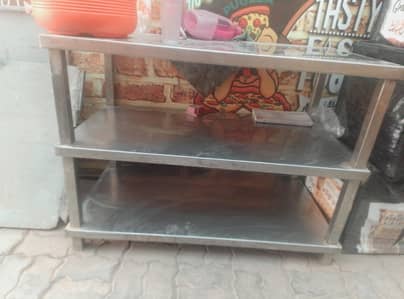working table for restaurant