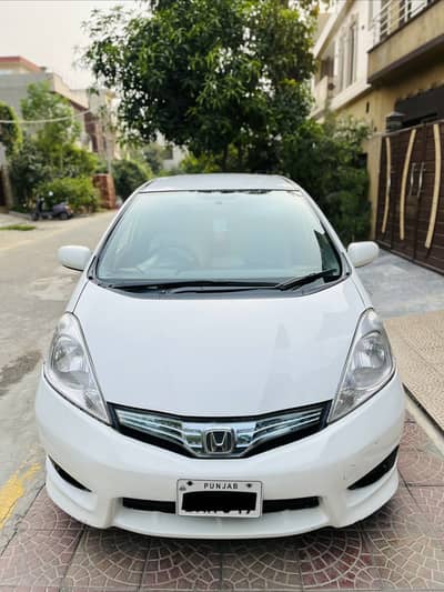 Honda Fit shuttle hybrid