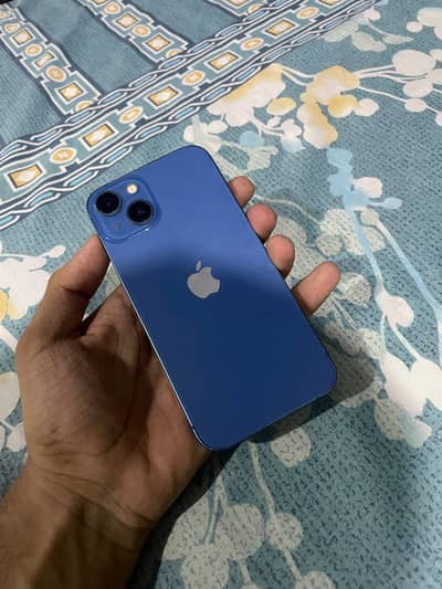 Apple iPhone 13