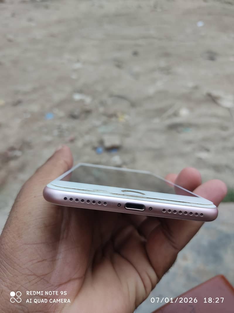Apple iPhone 7 Plus 2