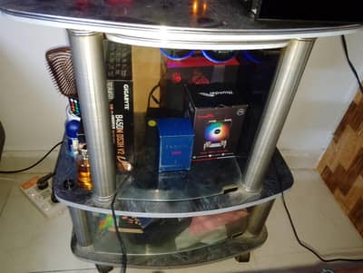 good and clean condition tv trolley / small table