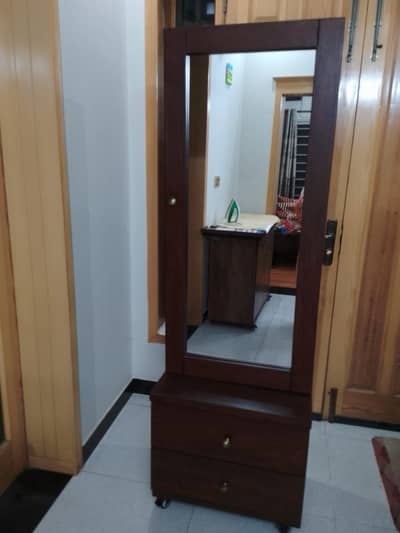 Wooden Bed and dressing table for sale