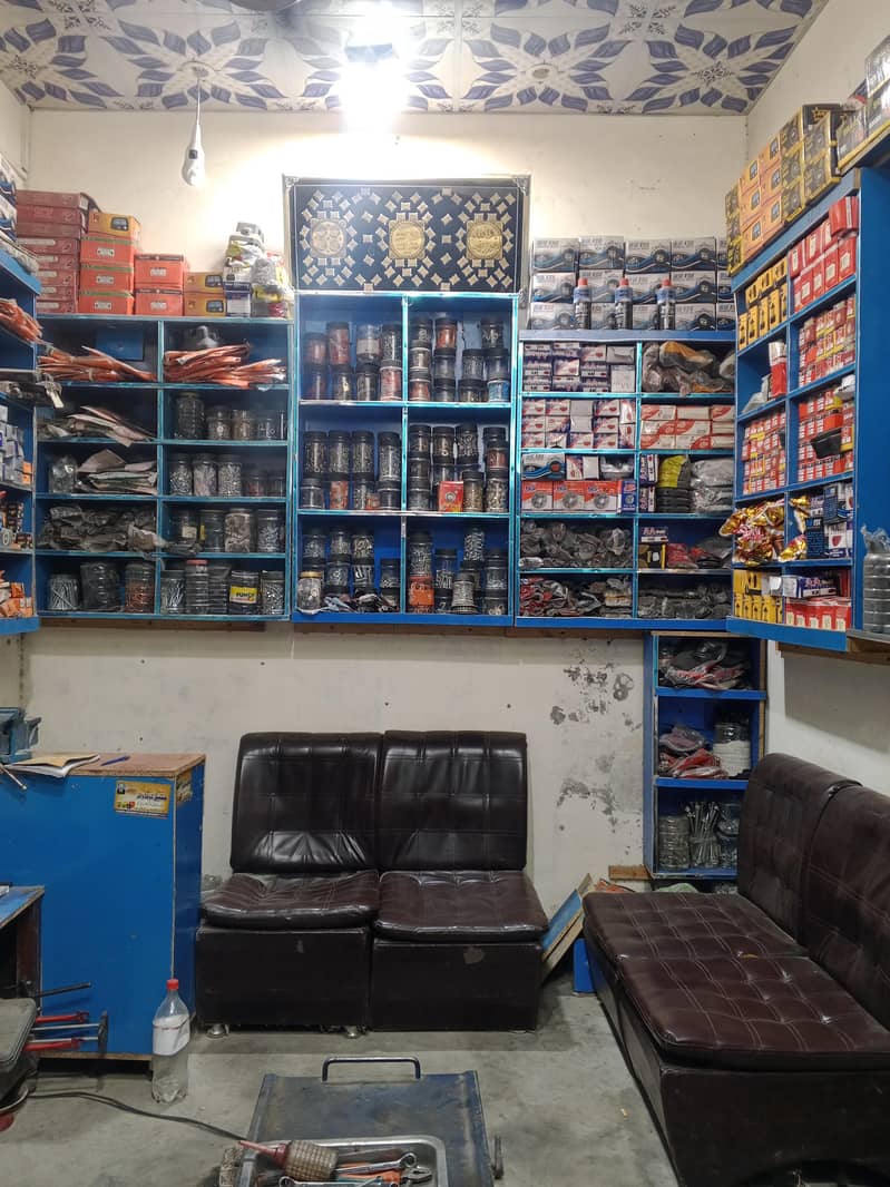 موٹر سائیکل اسپیئر پارٹس شاپ برائے فروخت | مکمل سیٹ اپ | گوجرانوالہ 3