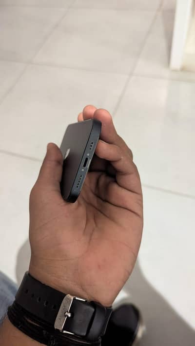 iPhone 13 Complete Sim Time 100% Battery Health Orginal