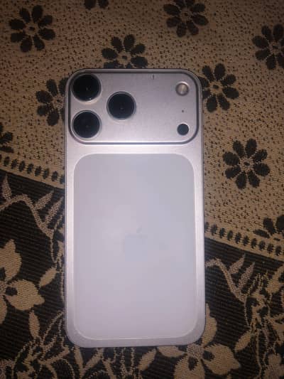 iPhone XR convicted 17pro