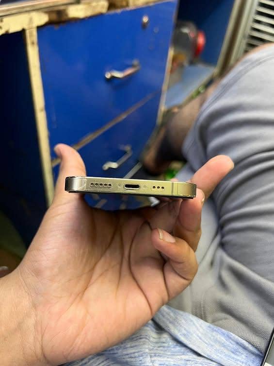Apple iPhone 13 Pro 2