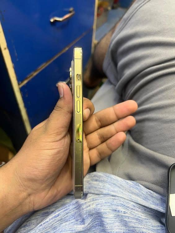 Apple iPhone 13 Pro 4