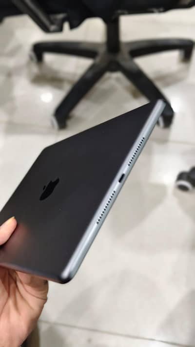 Apple Ipad 9th Gen 10/10 With Pencil Box Charger