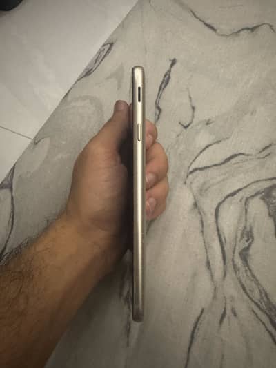 Samsung Mobile J7