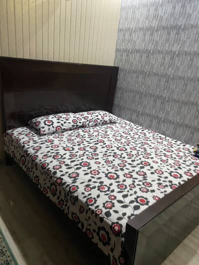Double bed- Queen size