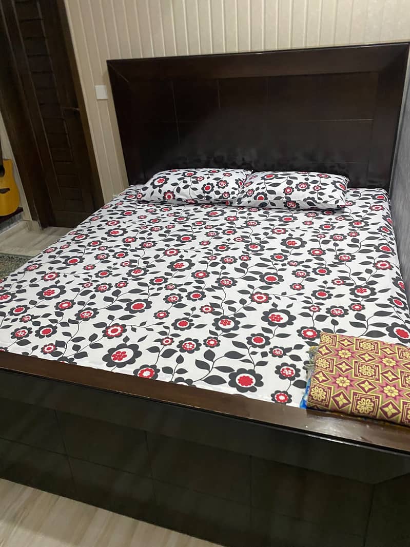 Double bed- Queen size 2
