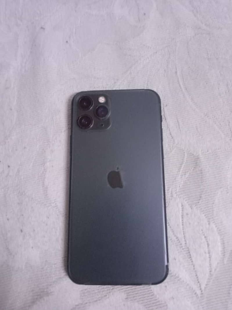 Apple iPhone 11 Pro 4