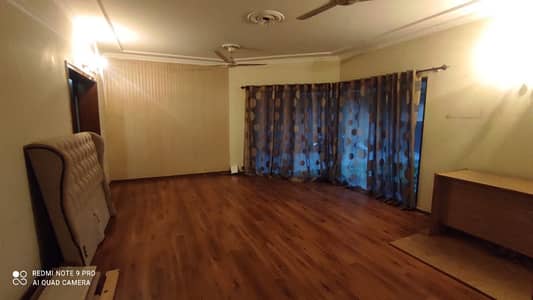 IDEAL HOUSE FOR RESIDENCE OR SALIENT OFFICE