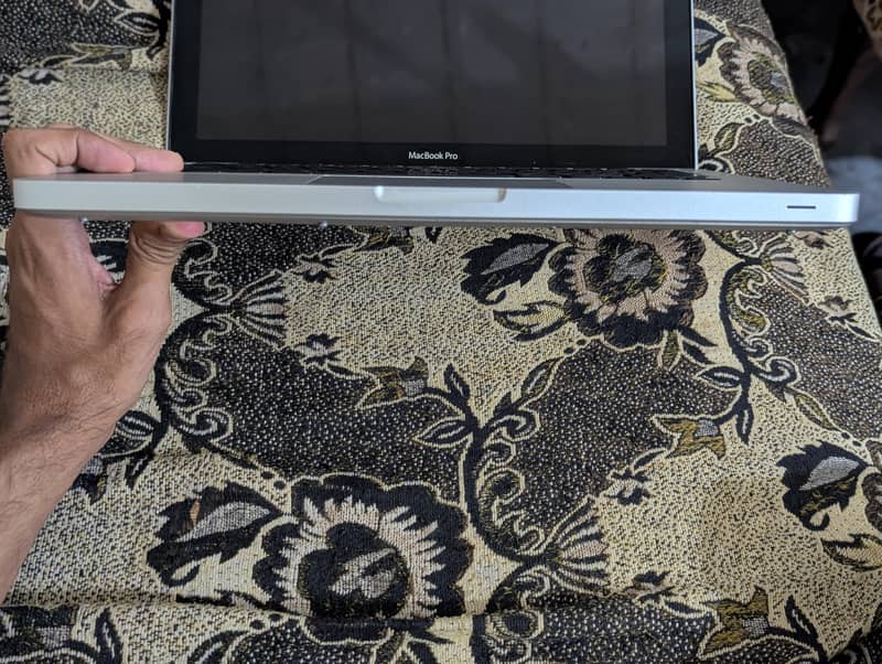 MacBook pro mid 2012 2