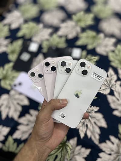 Apple iPhone 13