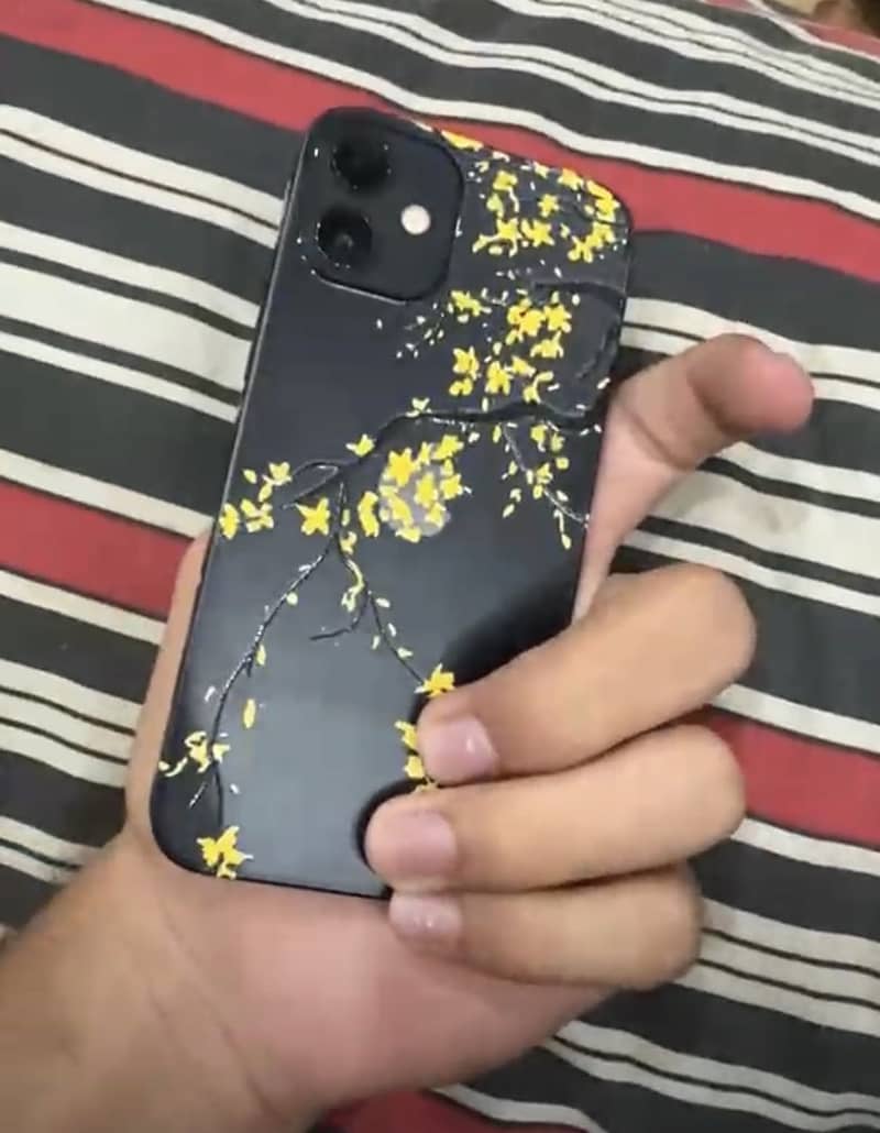 Apple iPhone 12 1