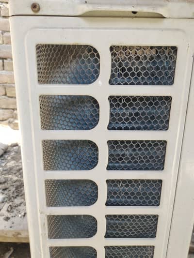 Changhong Ruba 1.5 Ton DC Inverter AC (Heat & Cool) 10\10 condition