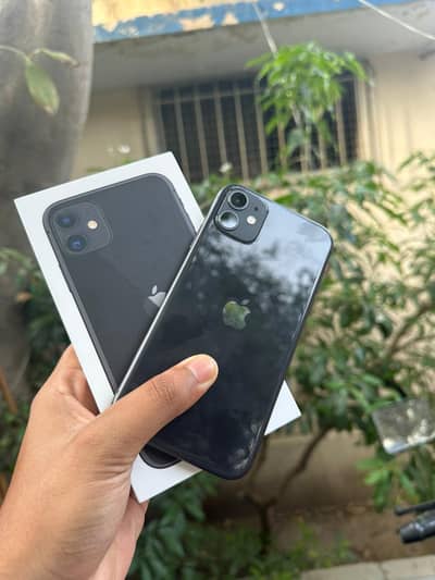 Apple iPhone 11 factory unclock with complete box