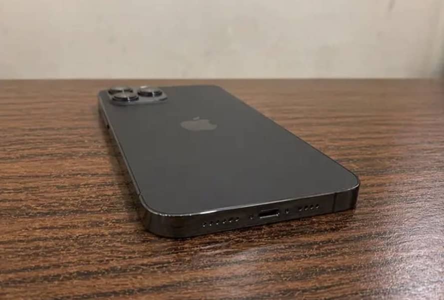 Apple iPhone 12 Pro 3