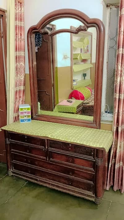 Totally wooden dressing table