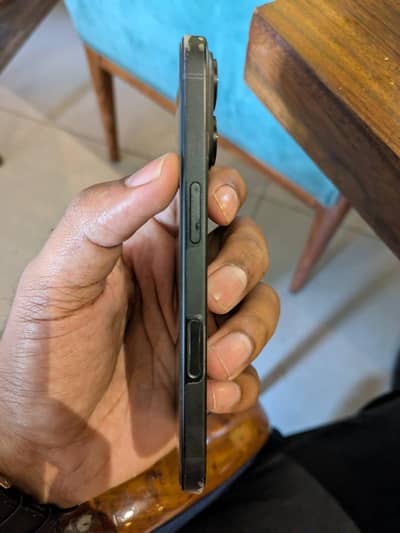 Apple iPhone 16 JV