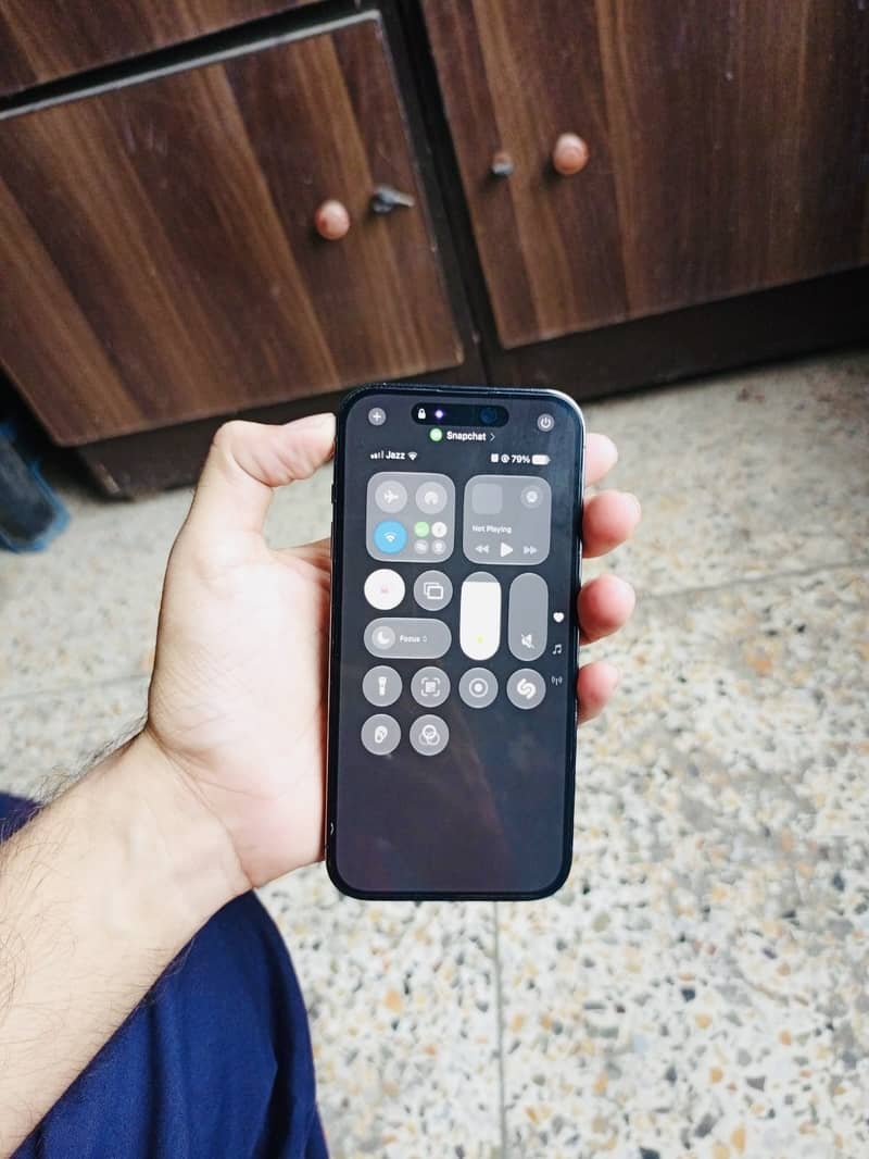 iPhone 14 pro 4